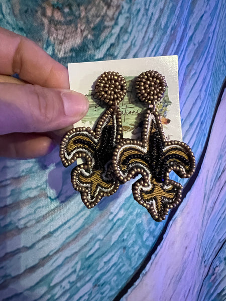 Fleur de Lis Seed Bead Earrings